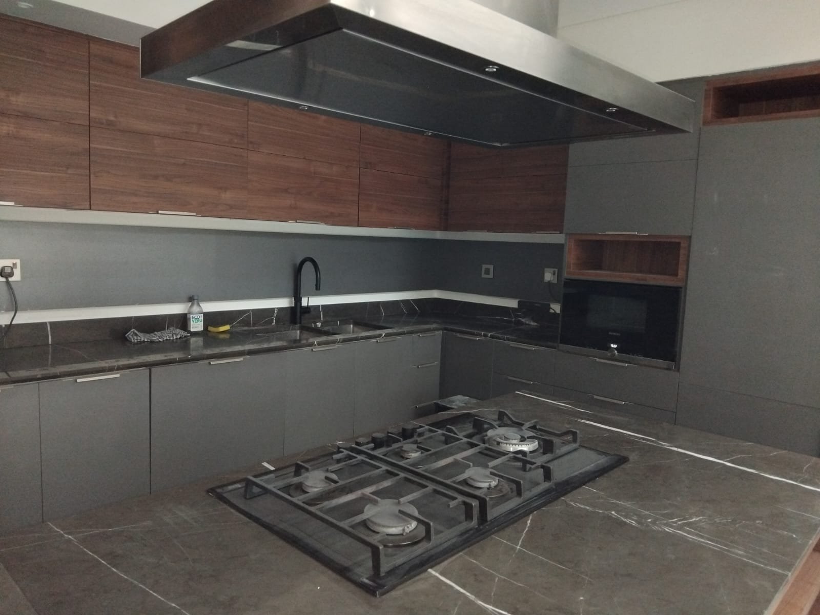 /kitchen.jpeg